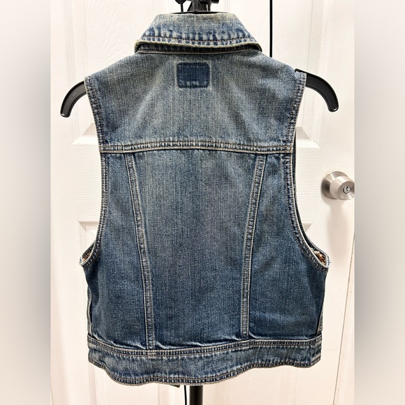 American Eagle Denim Vest - Picture 2 of 3